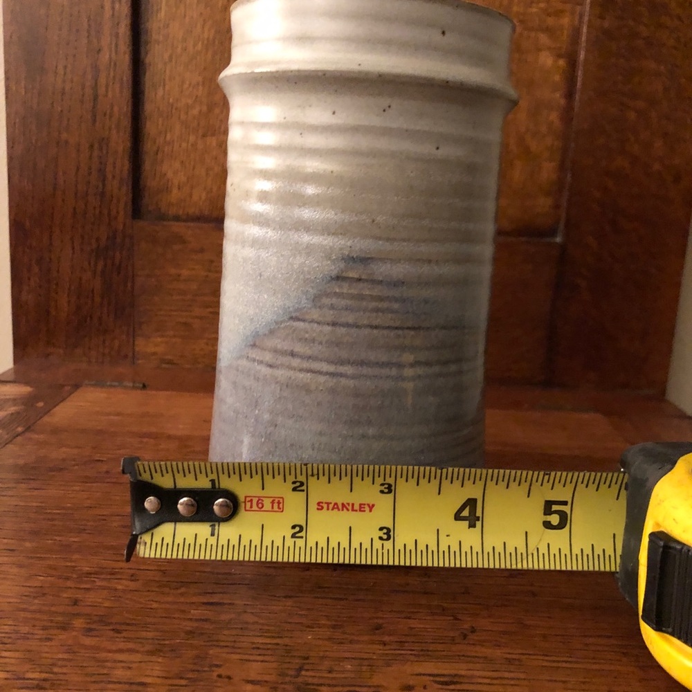 Handcrafted Ceramic Vase (eucalyptus not included) - Picture 3 of 6